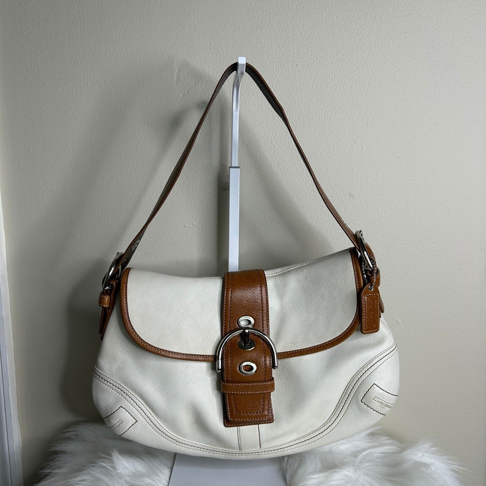 Coach Soho White Pebbled Leather Shoulder Bag Excellent