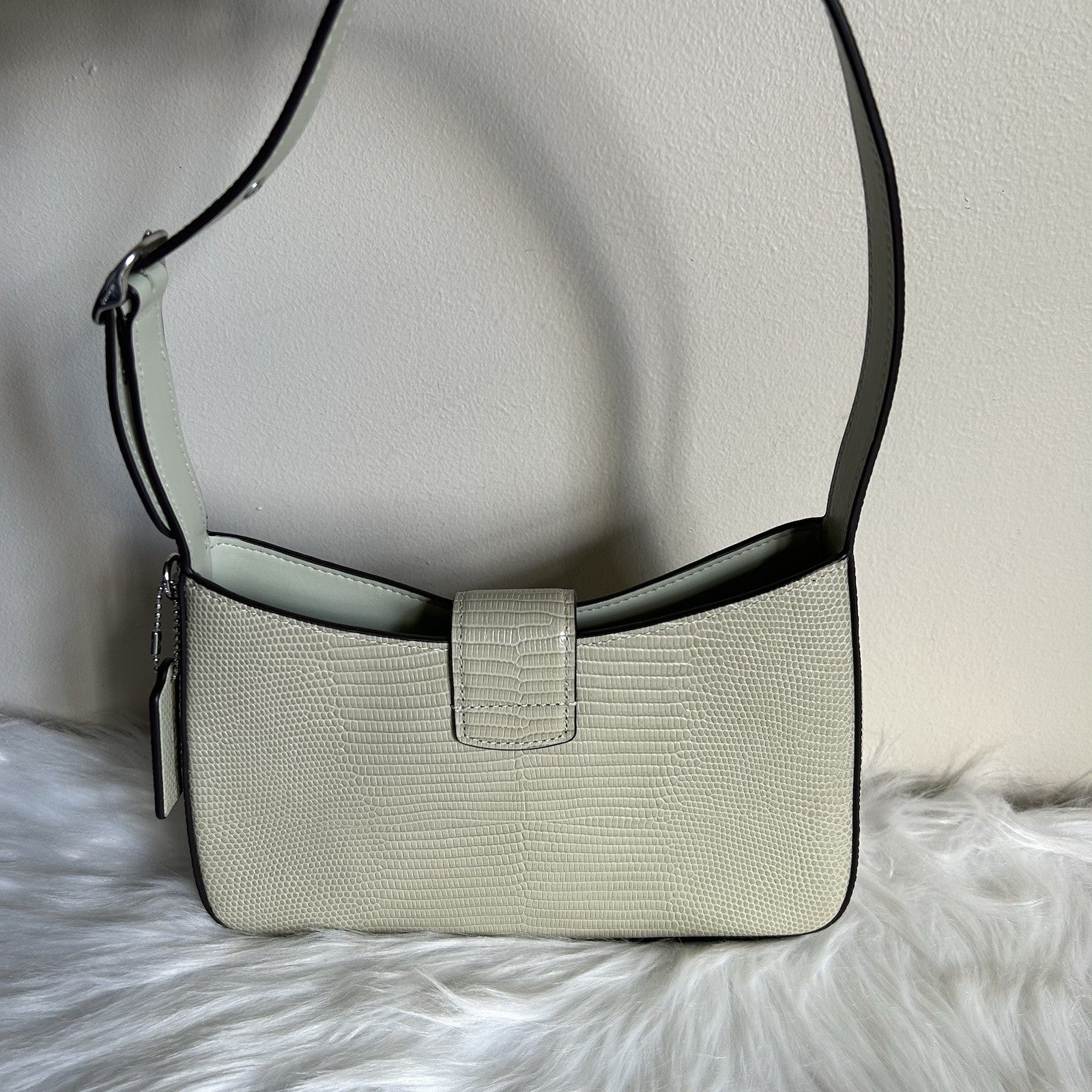 Coach Eliza Light Green Lizard Embossed Leather Shoulder Bag Excellent