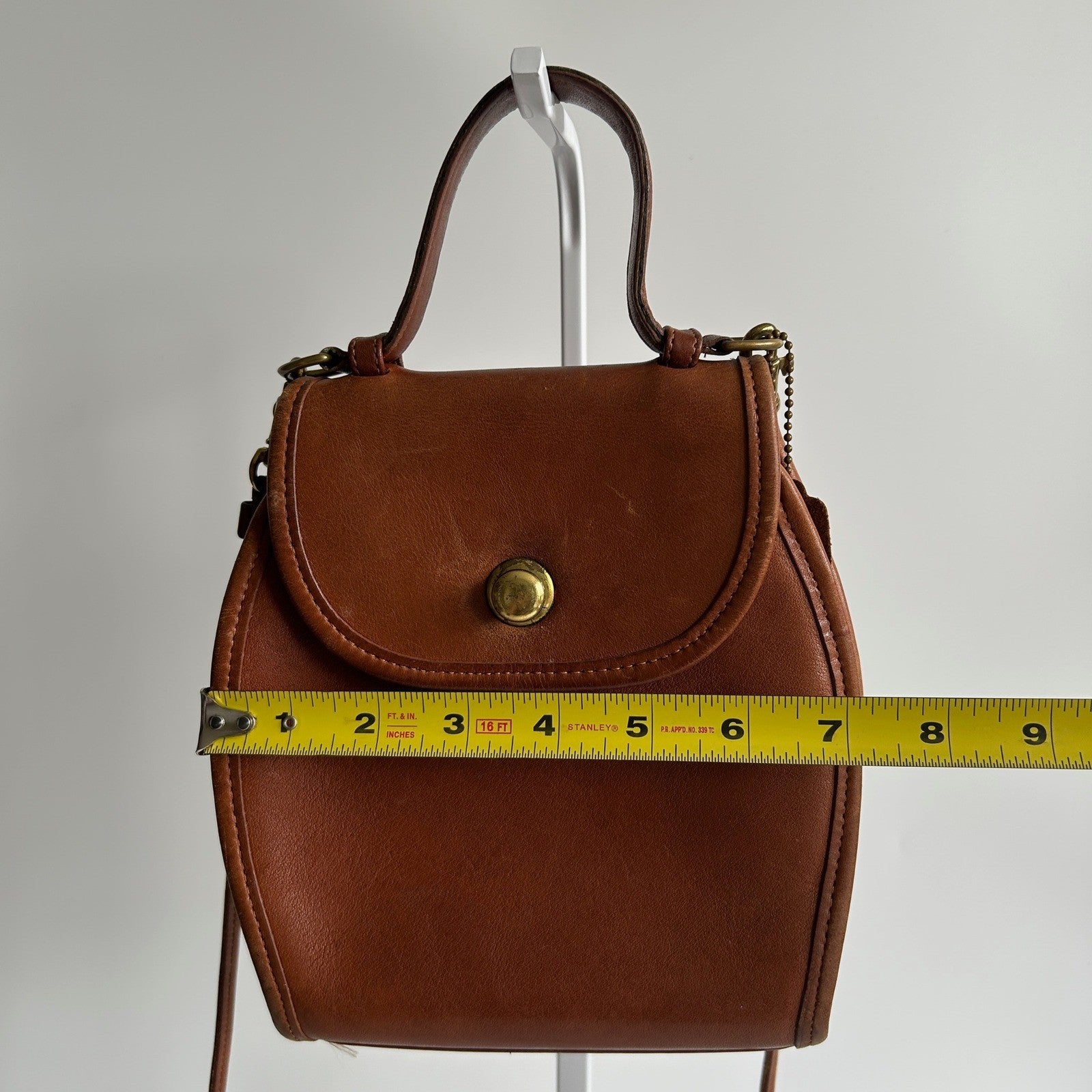 Coach Derby 9904 British Tan Glovetanned Leather Crossbody Bag Good