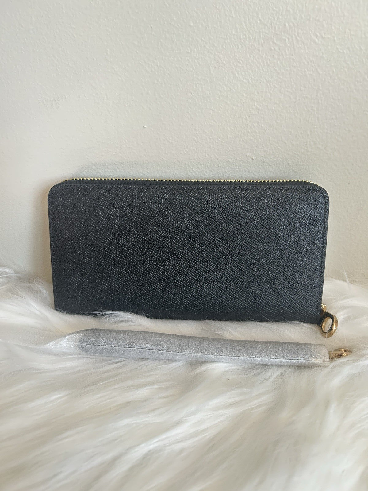 NWOT Coach Long Zip Around Wallet In Gold/Black