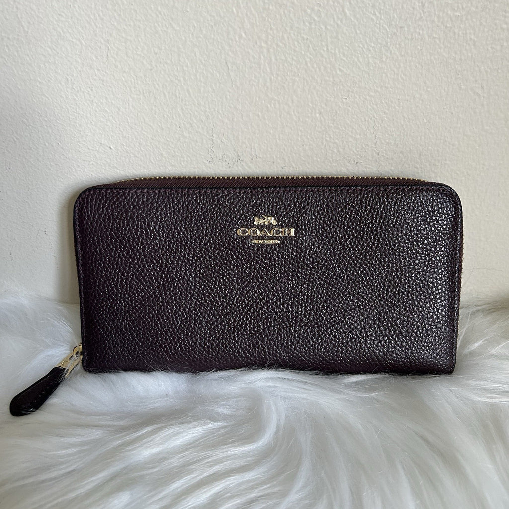 Coach Accordion Zip Dark Berry Pebbled Leather Wallet Excellent