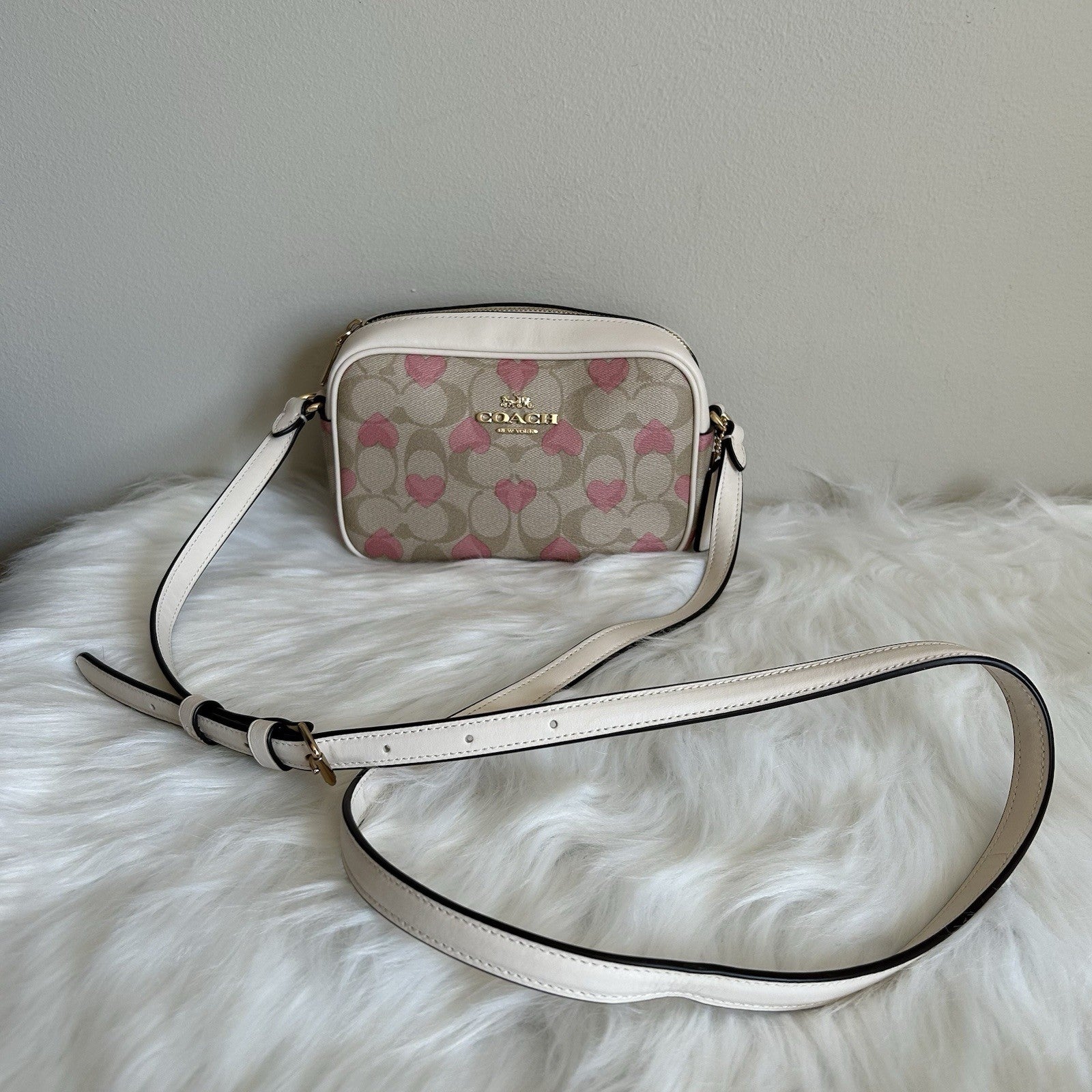 Coach Jamie Camera Bag Chalk Multi Signature Canvas Heart Crossbody Excellent