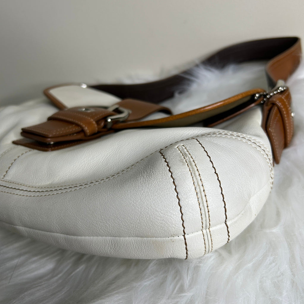 Coach Soho White Pebbled Leather Shoulder Bag Excellent
