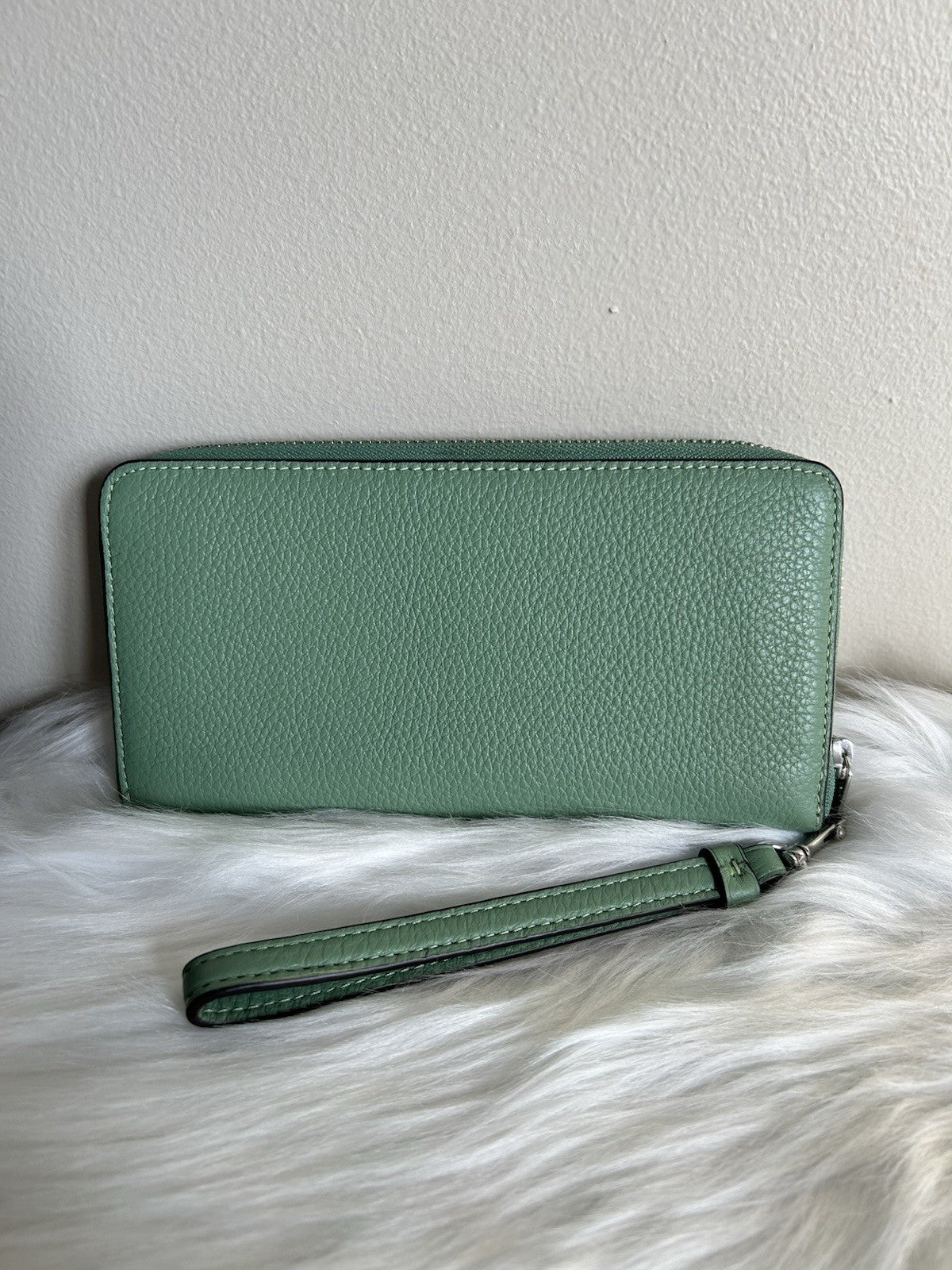 Coach Accordion Zip Wallet Pebble Leather in Soft Green