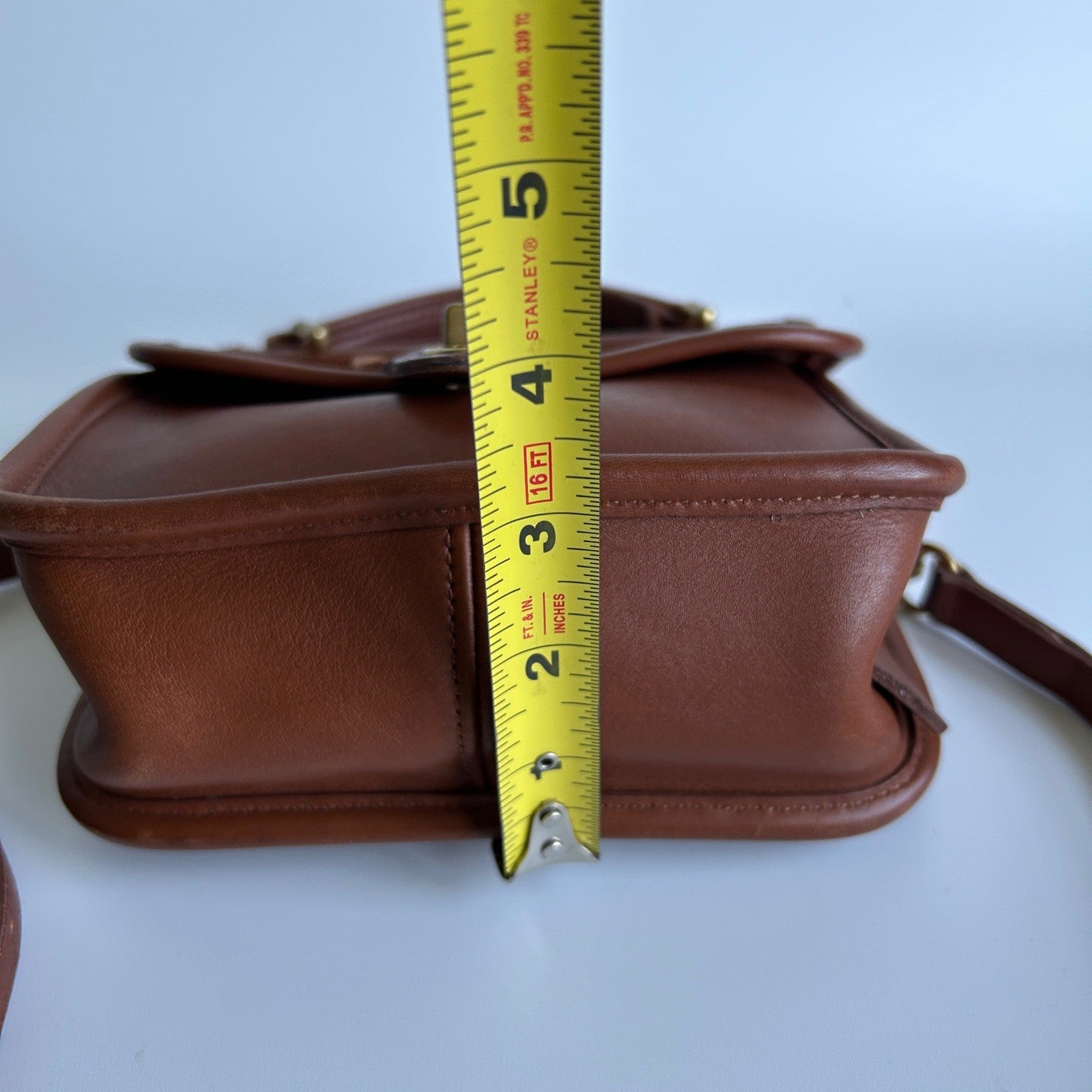 Coach Winnie 9023 British Tan Leather Crossbody Bag Good