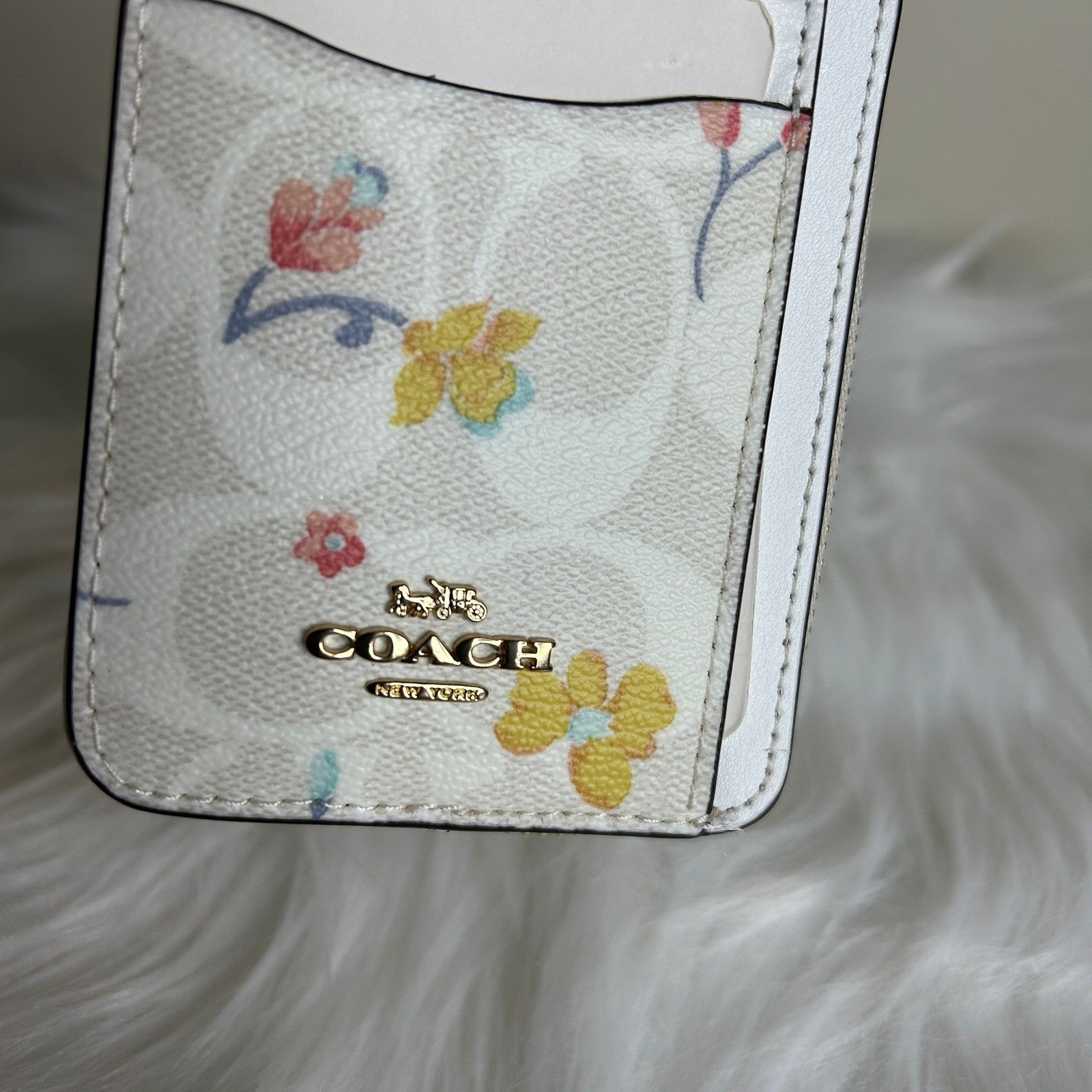 Coach Zip Card Case Chalk White Floral Signature Canvas Wallet Excellent