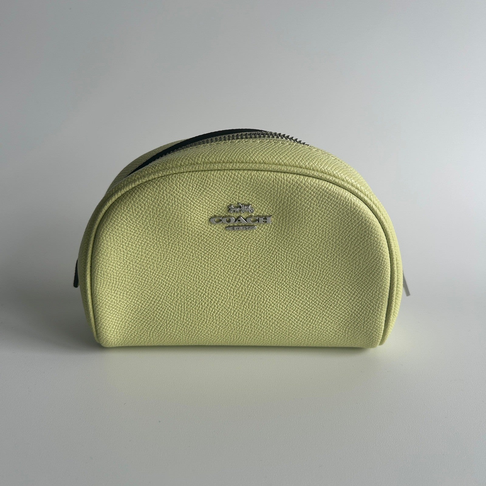 Coach Cosmetic Case 17 Lime Green Crossgrain Leather Dome Pouch Excellent