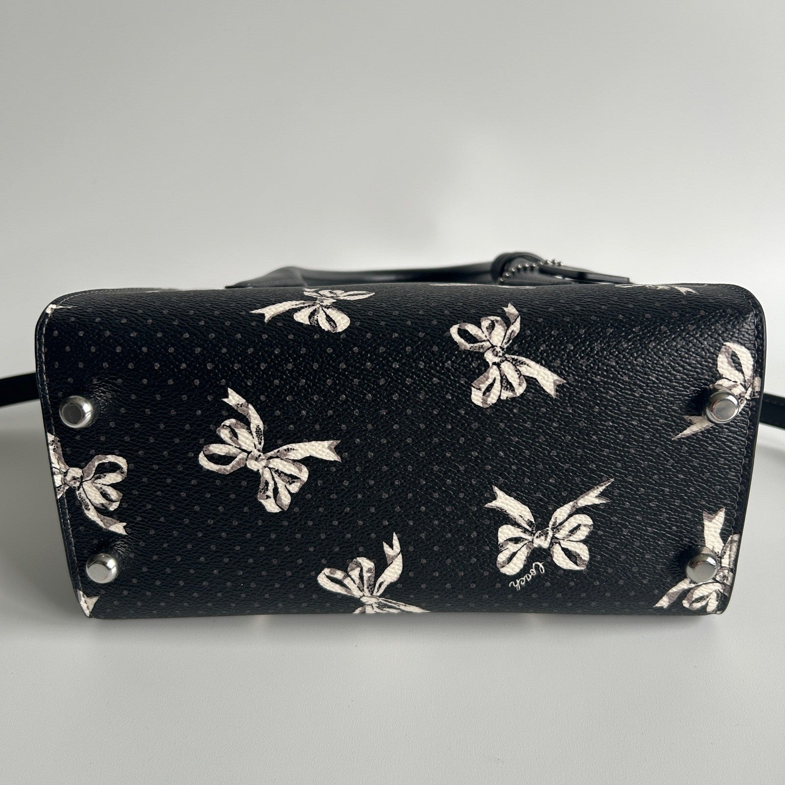 Coach Andrea Carryall Black Bow Print Leather Crossbody Bag CAA77 Excellent