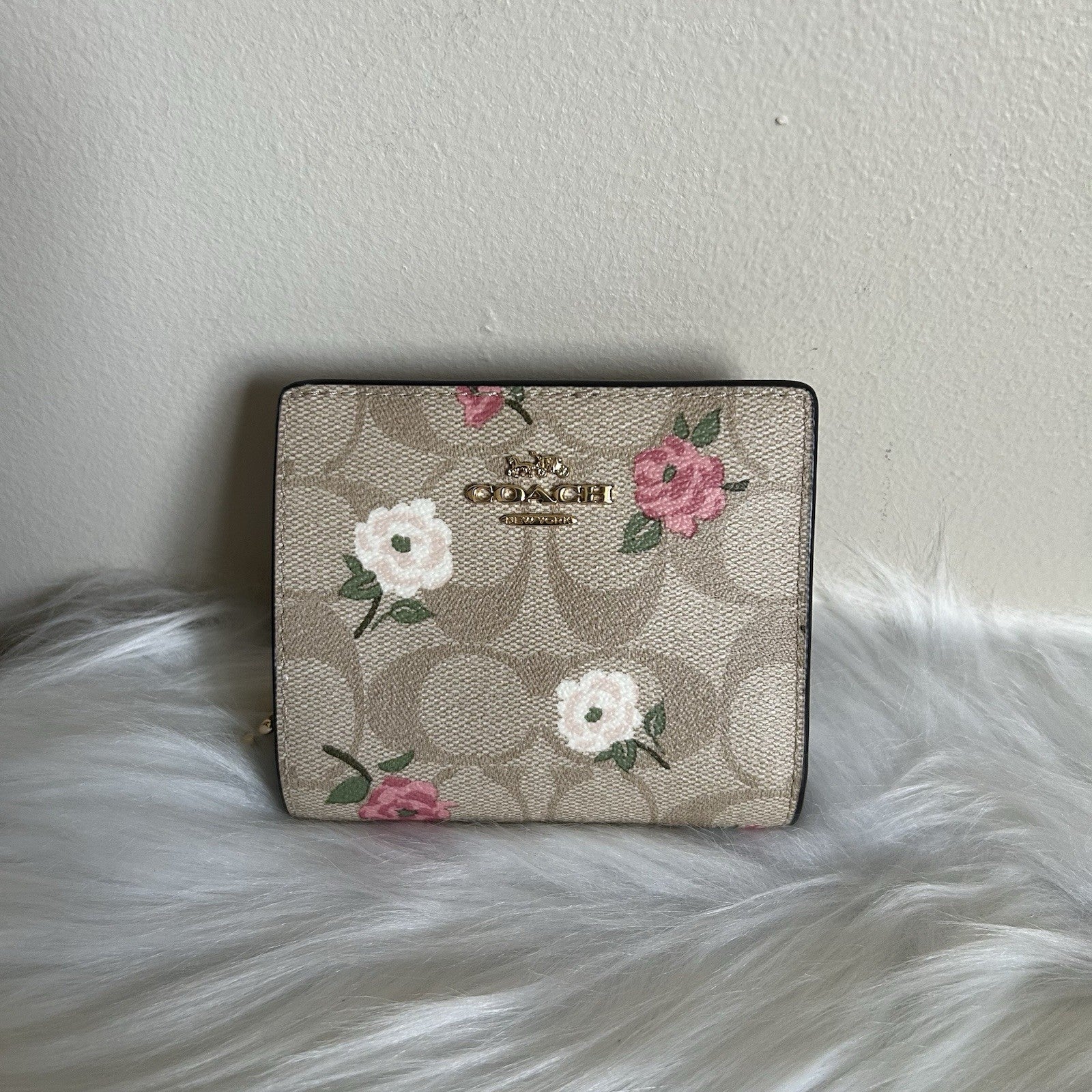 Coach Billfold Wallet Signature Canvas Prairie Rose Floral Khaki Chalk CR969 NEW