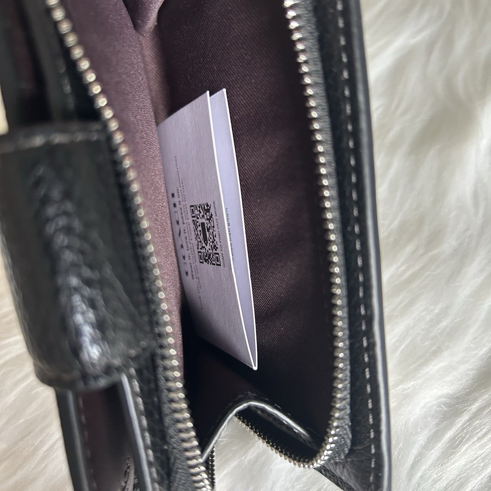 Coach Medium Corner Zip Black Pebbled Leather Wallet Excellent