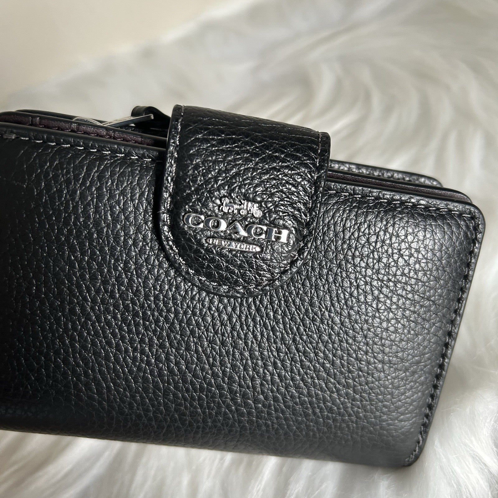 Coach Medium Corner Zip Black Pebbled Leather Wallet Excellent