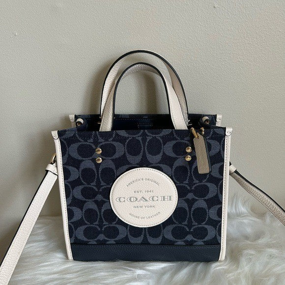 Coach Dempsey 22 Navy Chalk Signature Jacquard Leather Crossbody Bag Excellent