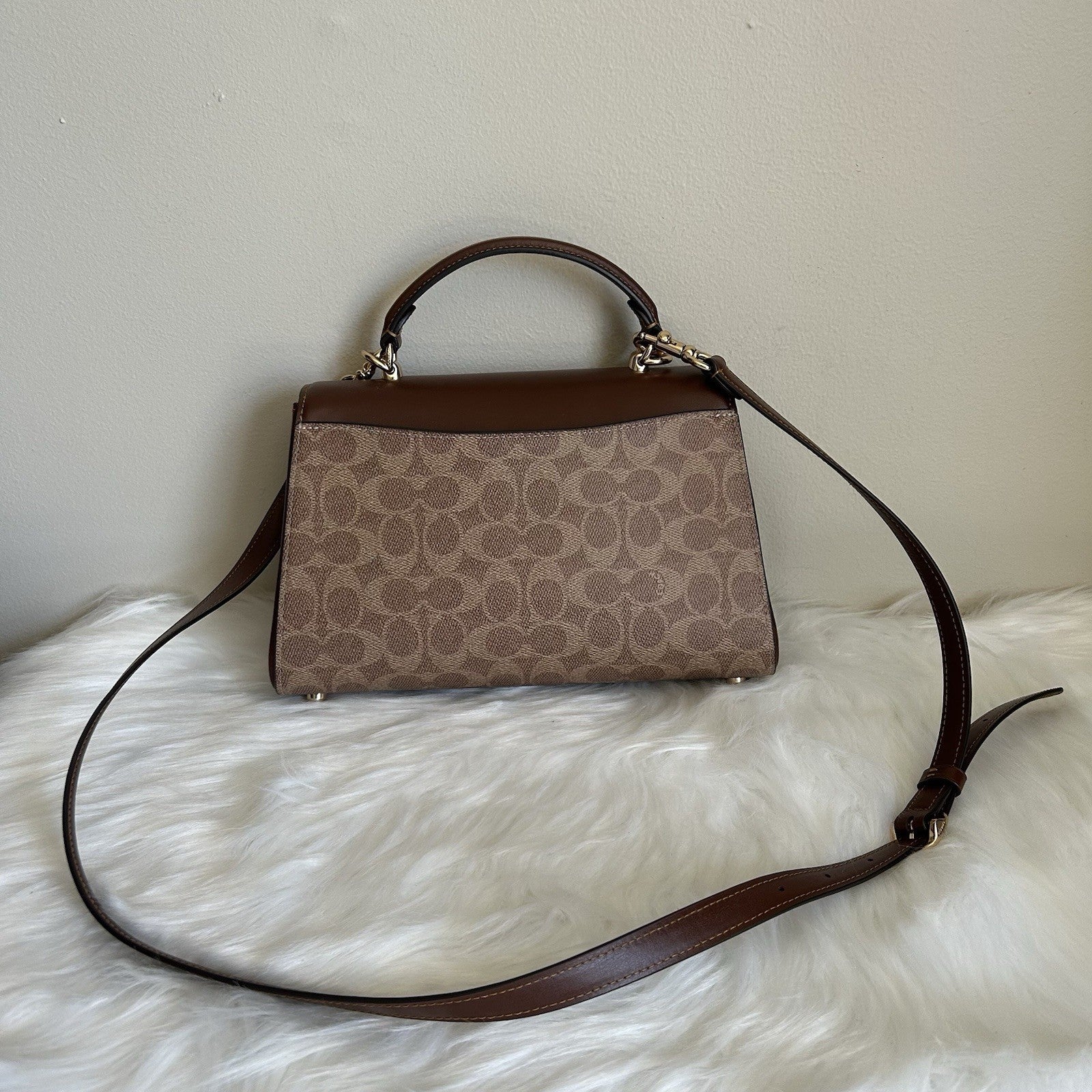 Coach Eliza Brown Signature Canvas Leather Shoulder Bag Excellent