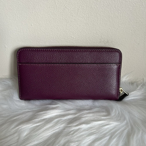 Coach Accordion Zip Wallet Deep Berry Pebbled Leather Excellent