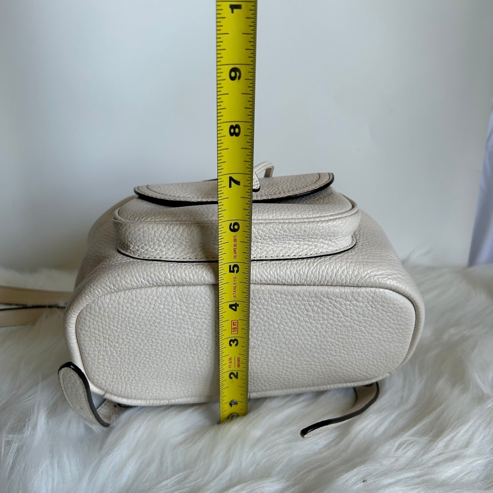 Coach Pennie Mini Backpack 22 Chalk White Pebbled Leather C4121 Good