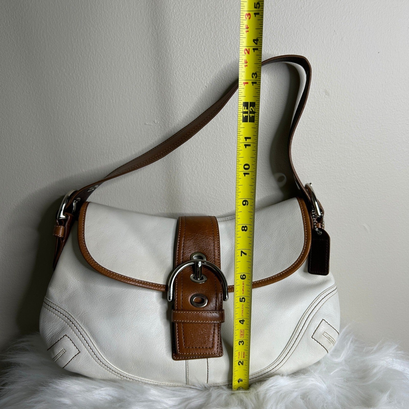 Coach Soho White Pebbled Leather Shoulder Bag Excellent