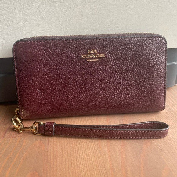 Coach Accordion Zip Wallet Oxblood Pebbled Leather Wristlet Burgundy Gold Logo