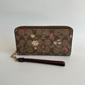 Coach Accordion Wildflower Tan Signature Canvas Wristlet Wallet Excellent