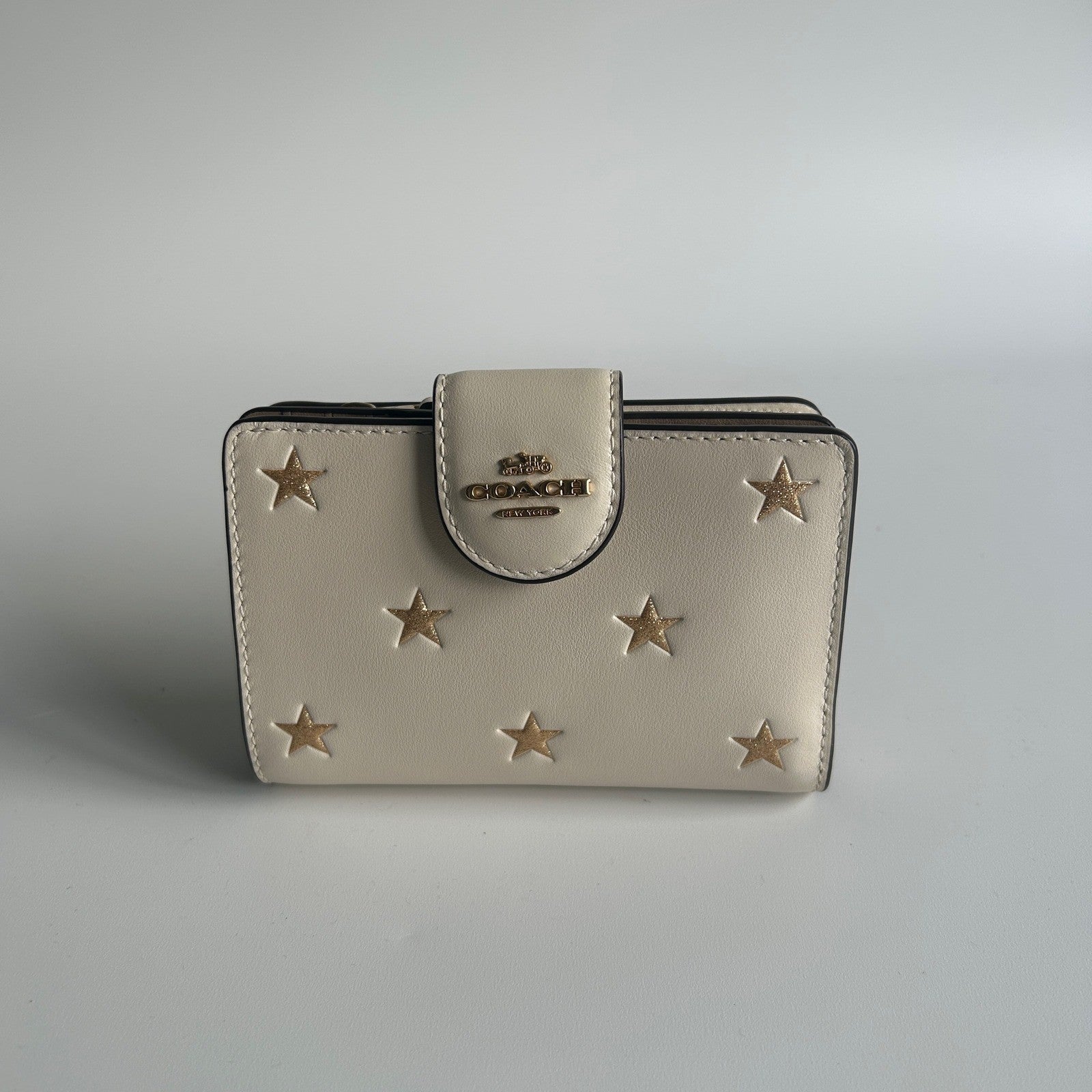Coach Medium Corner Zip Wallet Chalk White Star Print Leather Excellent
