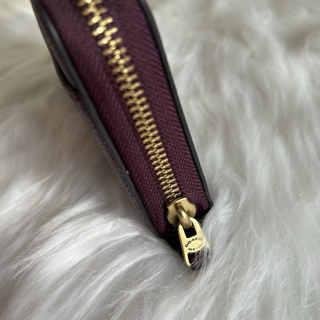 Coach Accordion Zip Wallet Deep Berry Pebbled Leather Excellent