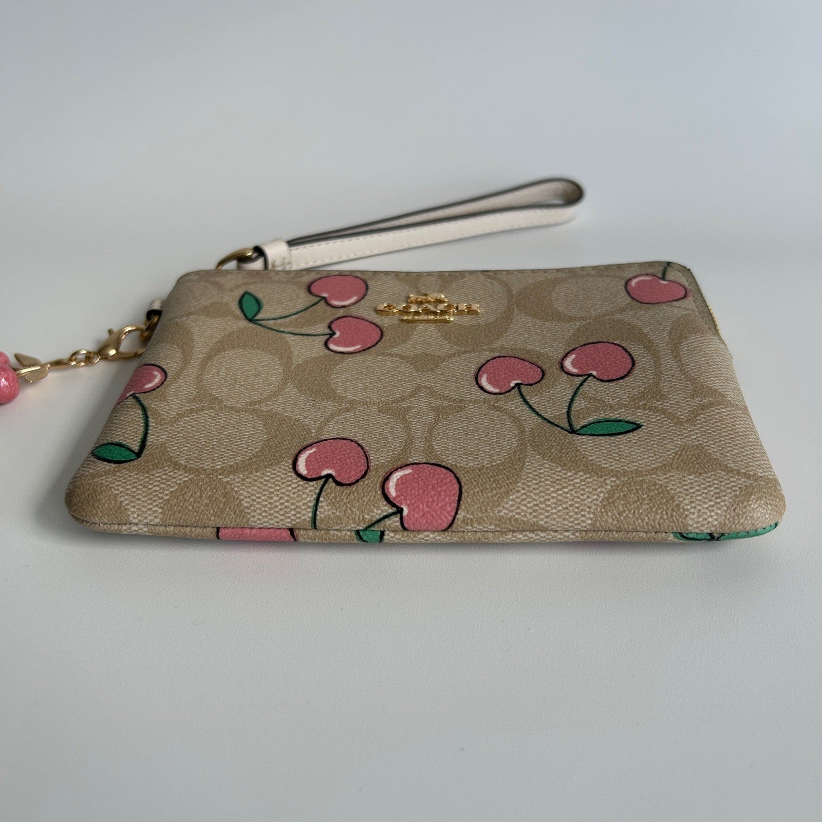 Coach Corner Zip Wristlet Khaki Pink Heart Cherry Canvas Leather Excellent