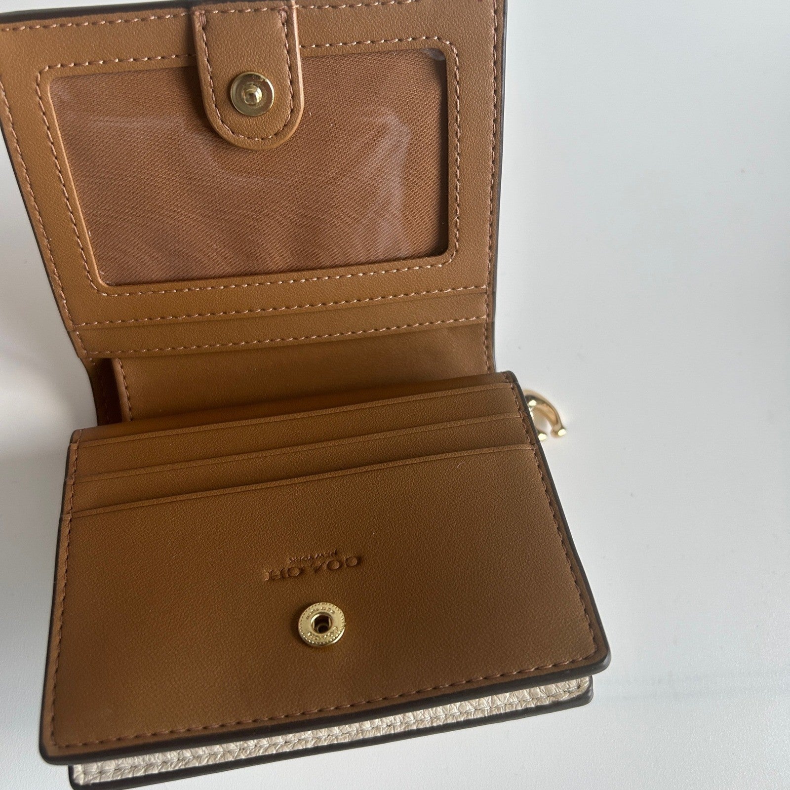 Coach Snap Wallet Chalk White Pebbled Leather C2862 Excellent