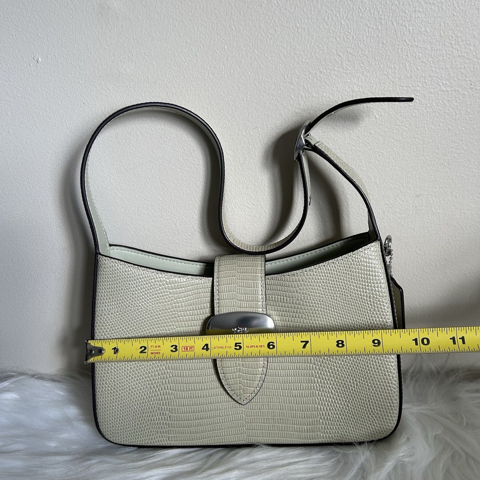 Coach Eliza Light Green Lizard Embossed Leather Shoulder Bag Excellent