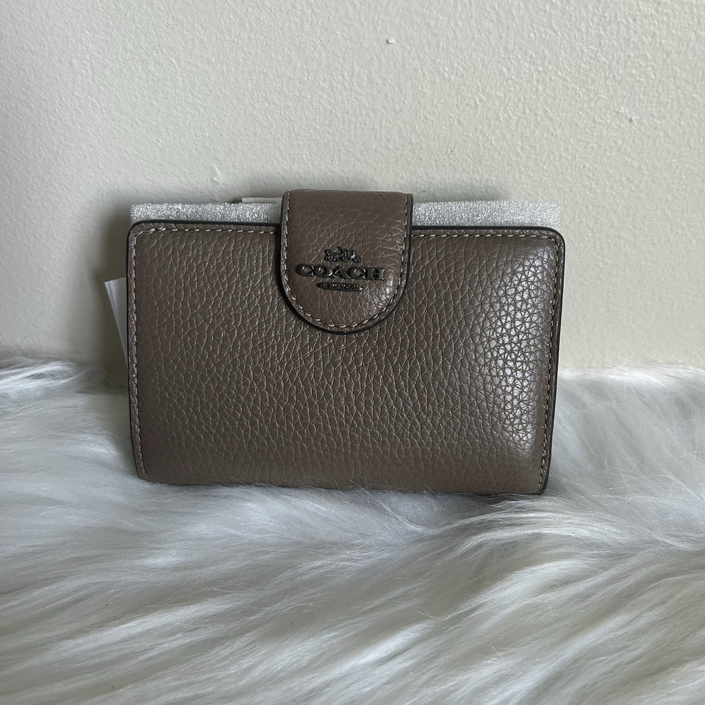 Coach Medium Corner Zip Wallet Pebbled Leather Dark Stone C8041 New