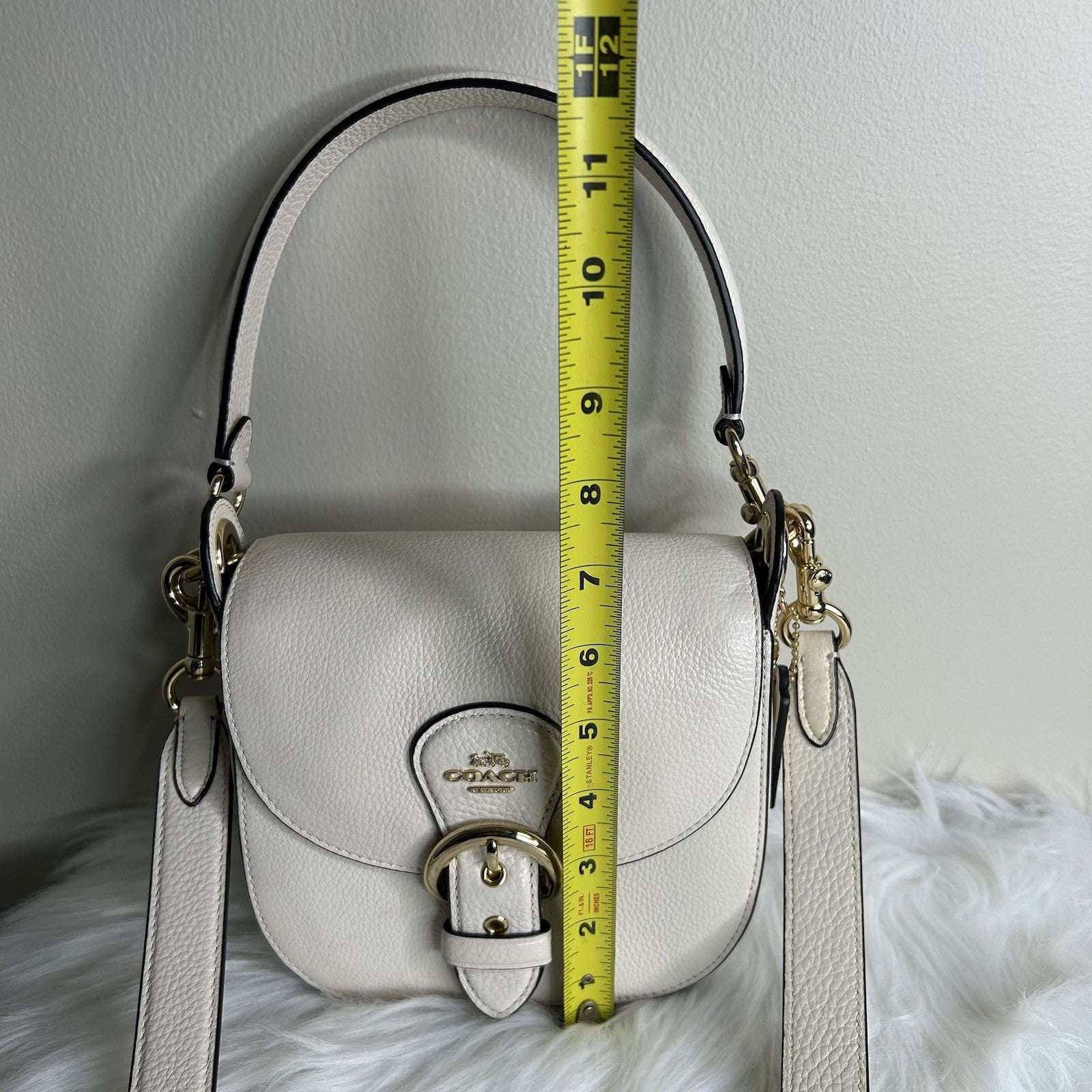 Coach Kleo 17 Chalk White Pebbled Leather Shoulder Bag Excellent