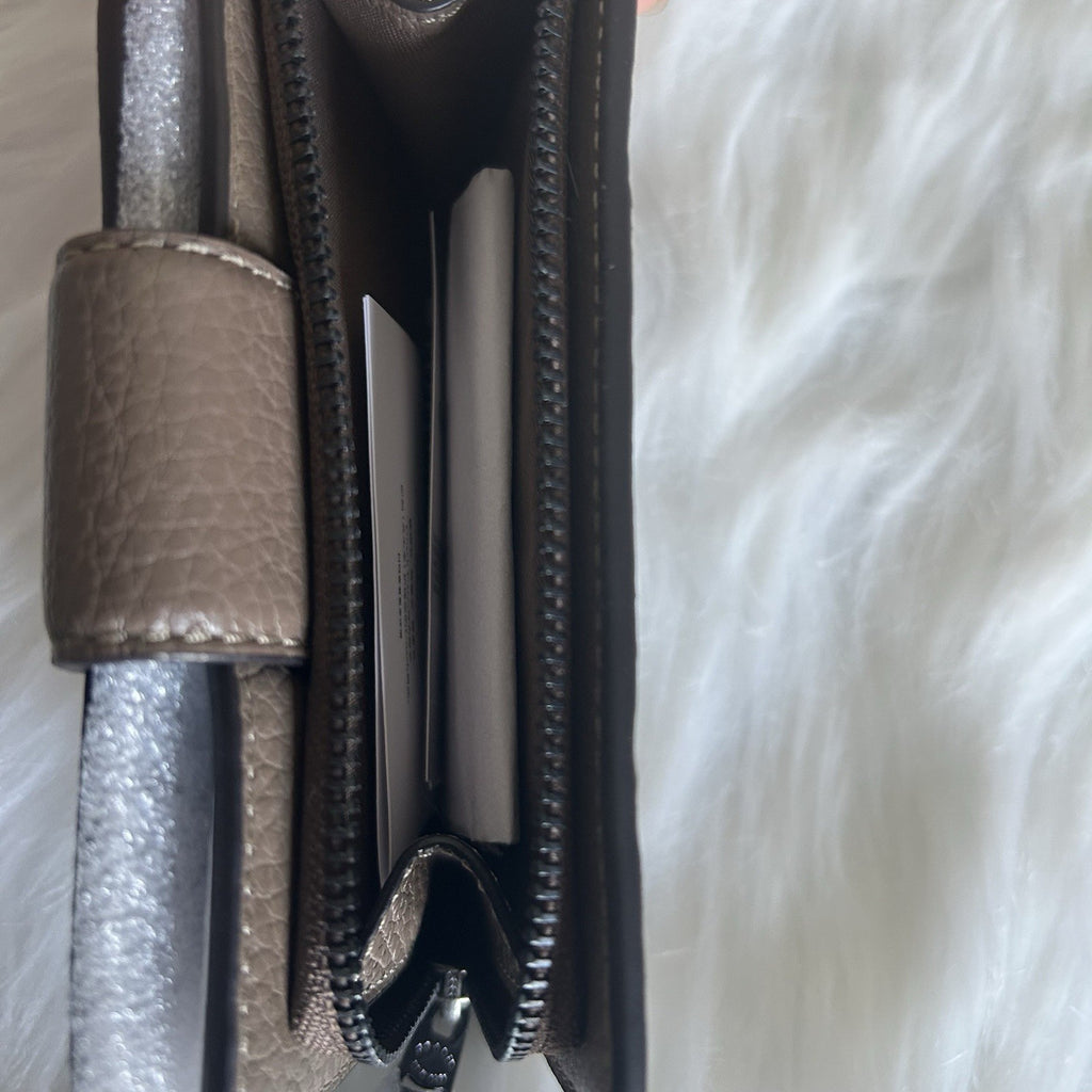 Coach Medium Corner Zip Wallet Pebbled Leather Dark Stone C8041 New