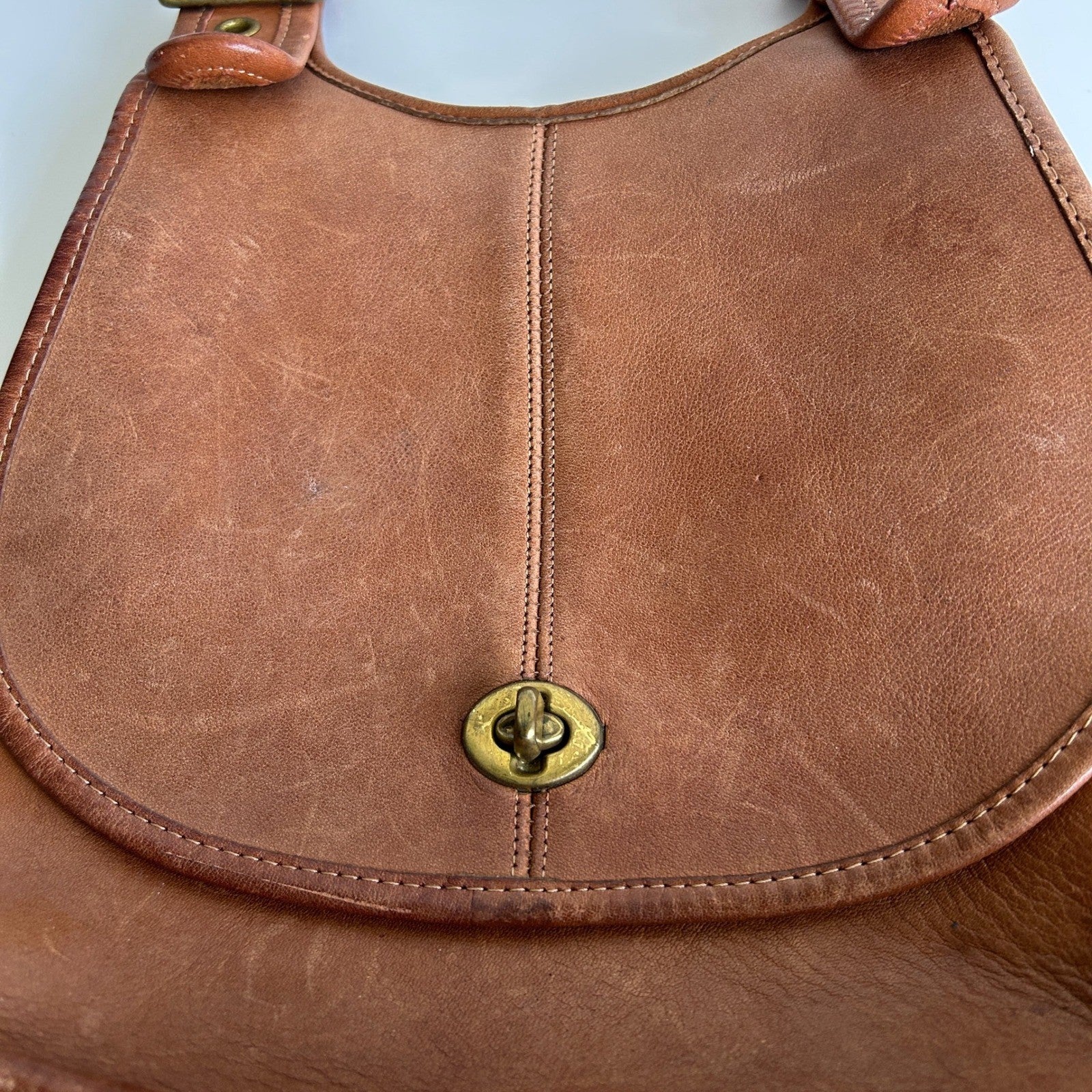 Coach Crescent Saddle 9235 British Tan Leather Shoulder Bag Good