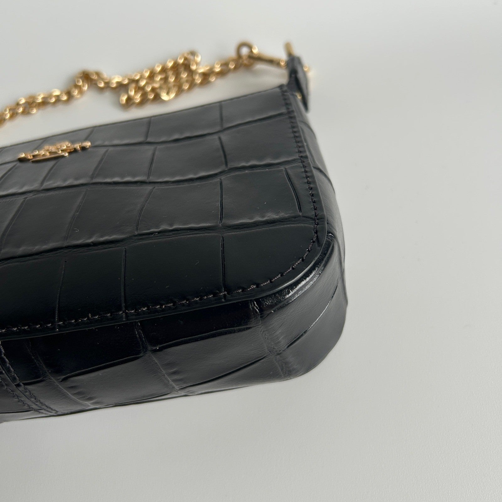 Coach Nolita 19 Black Crocodile Embossed Leather Wristlet Bag Excellent