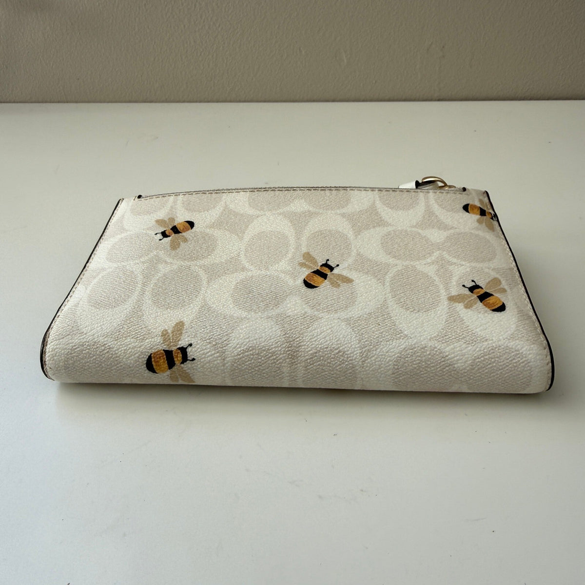 Coach Tech Wallet Chalk Glacier White Signature Canvas Bee Print C8676