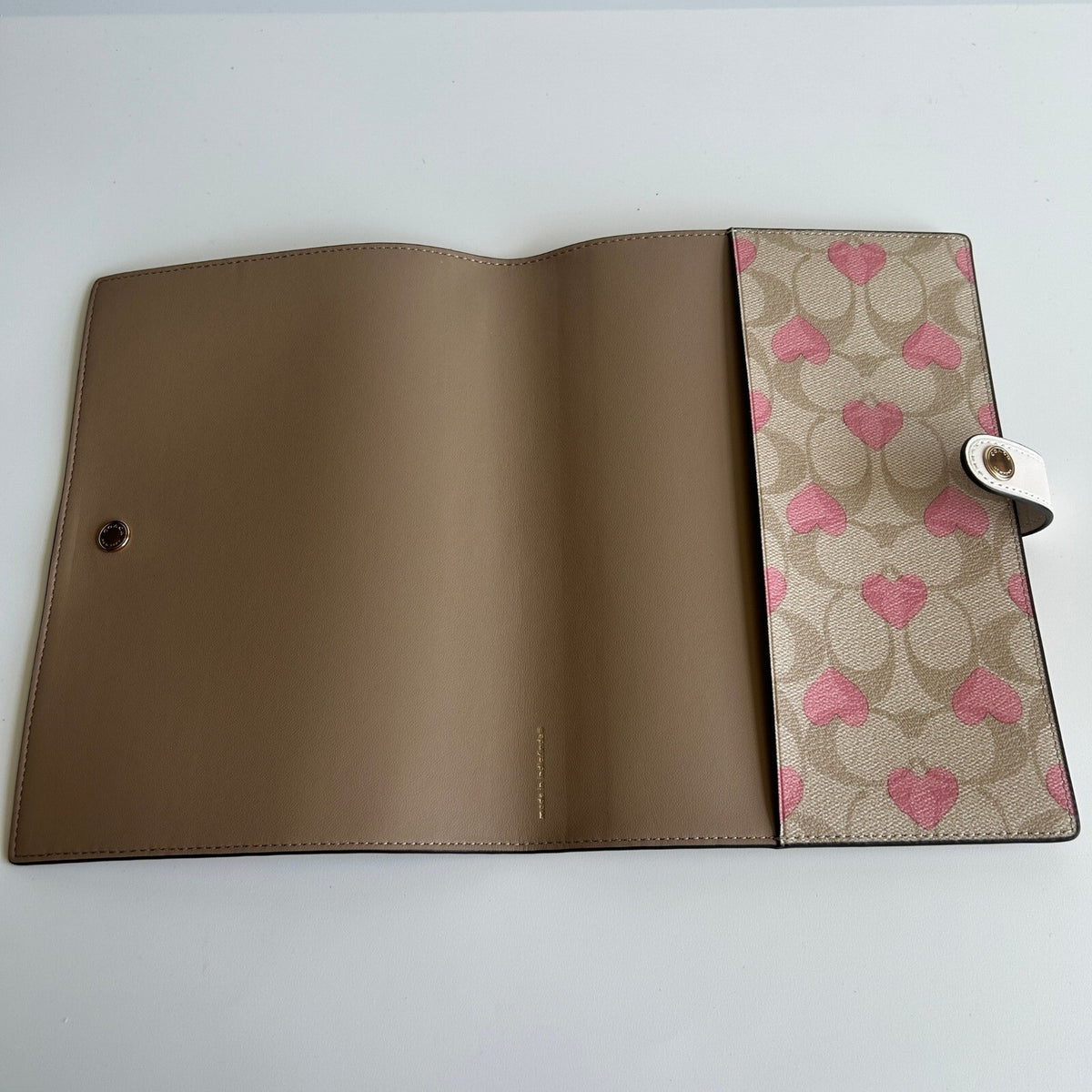 Coach Notebook Cover Pink Heart Khaki Signature Canvas Snap Closure CP378