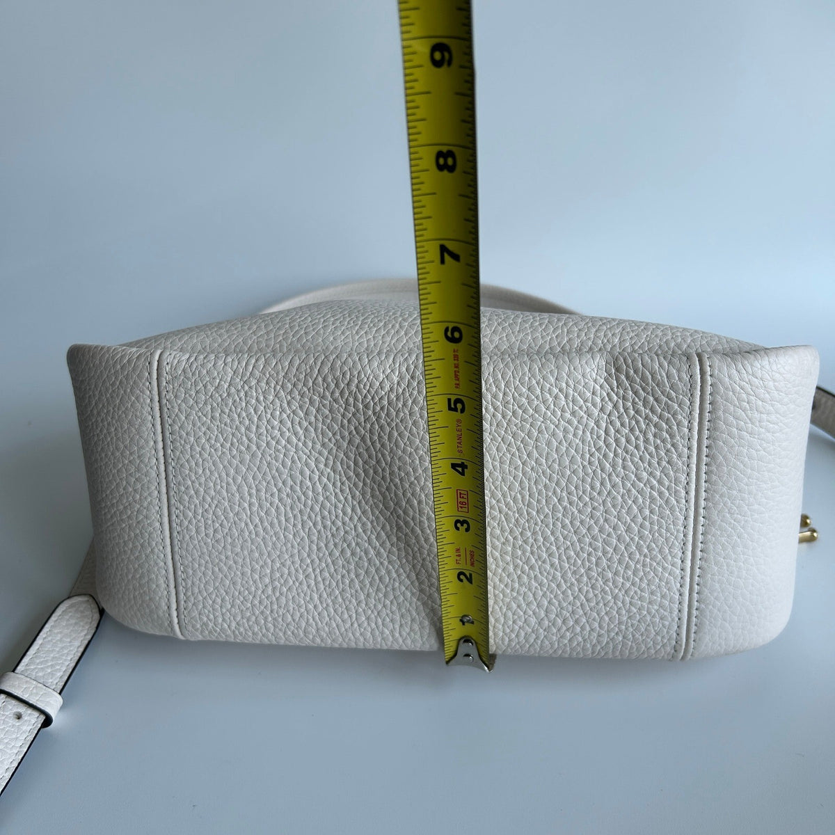 Coach Cary Crossbody Bag Chalk Pebble Leather Shoulder Bag CC437