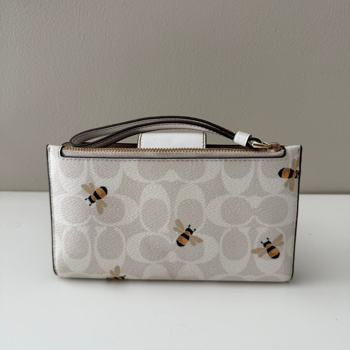 Coach Tech Wallet Chalk Glacier White Signature Canvas Bee Print C8676