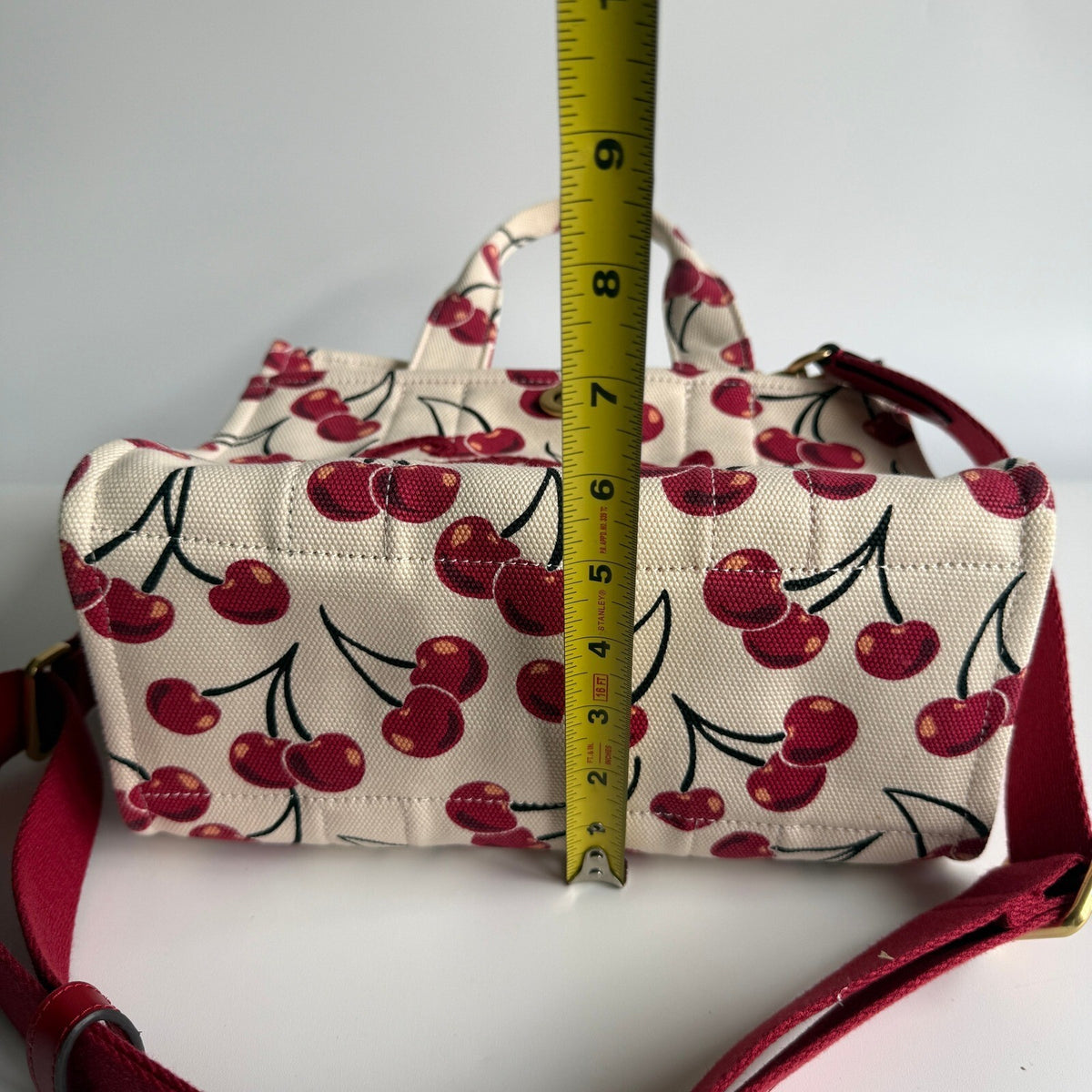 Coach Cargo Tote Bag 26 Chalk Multi Cherry Print Canvas CY935