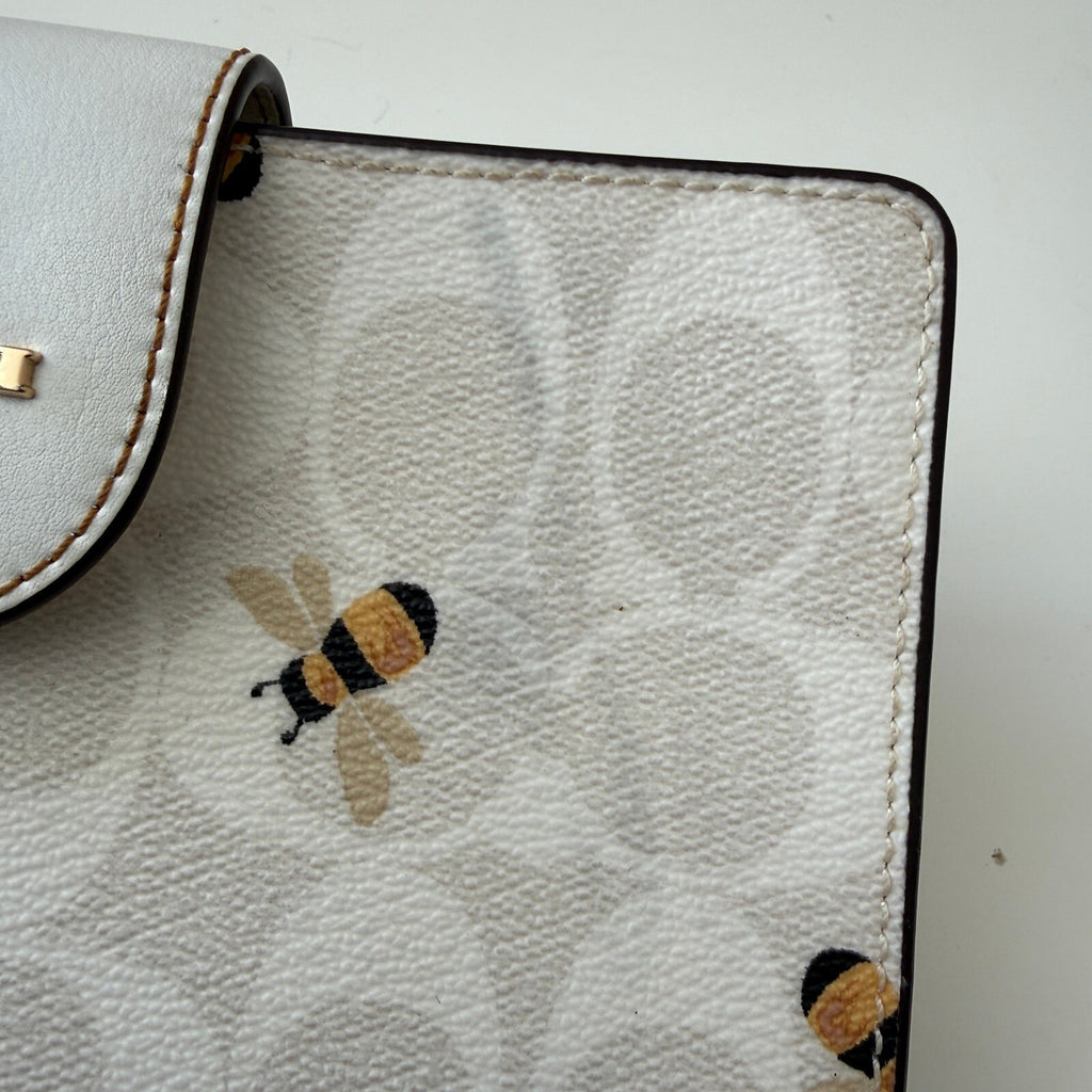 Coach Tech Wallet Chalk Glacier White Signature Canvas Bee Print C8676