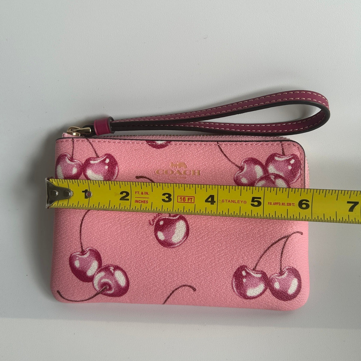 Coach Corner Zip Wristlet Flower Pink Cherry Print Canvas Bag CR819