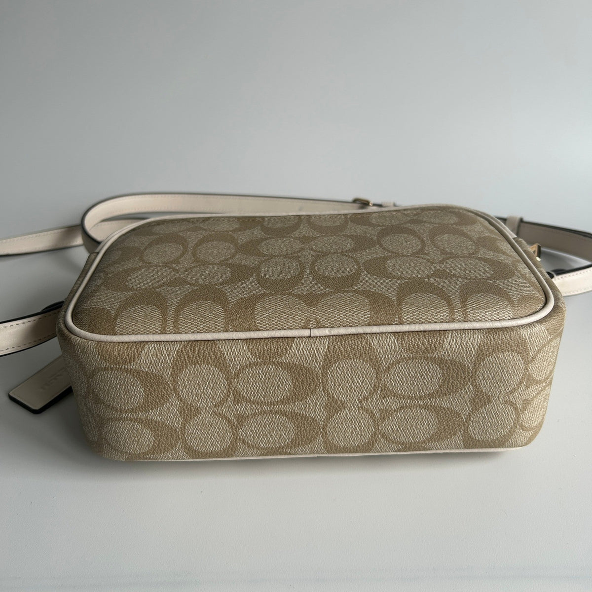 Coach Jamie Chalk White Signature Canvas Leather Camera Bag Good5