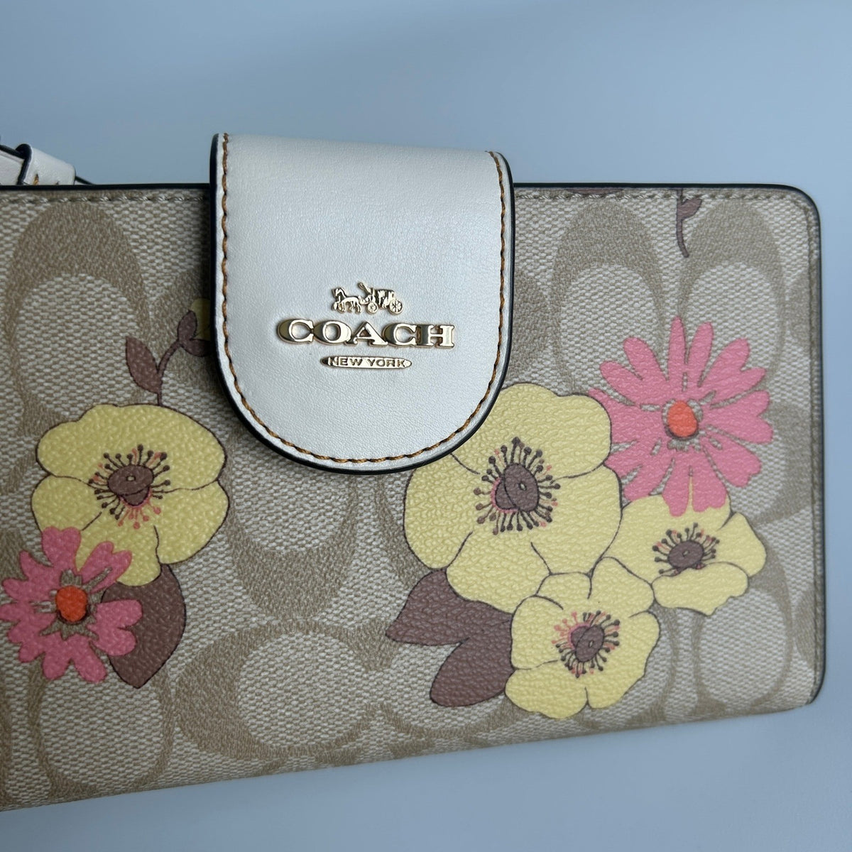 Coach Phone Wallet Khaki Floral Signature Canvas Leather Wristlet Excellent5
