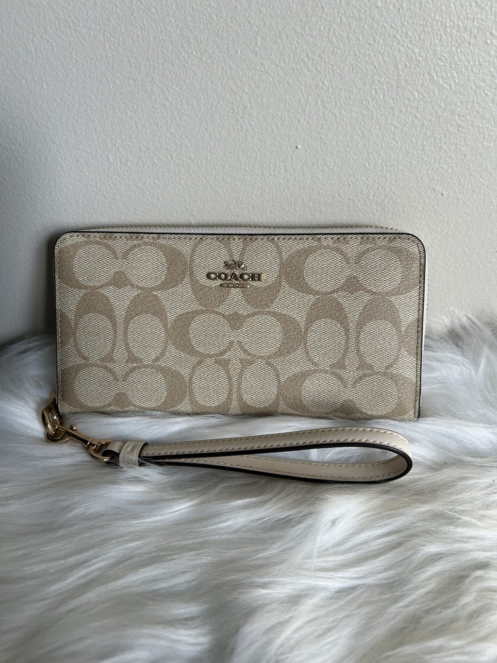 Coach Accordion Zip Wallet Light Khaki Chalk Canvas Leather Wristlet Excellent0