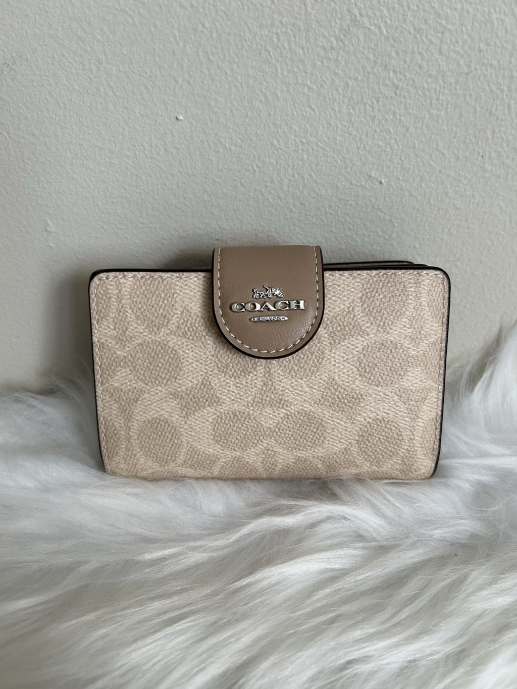 Coach Medium Corner Zip Wallet Sand Taupe Signature Canvas New0