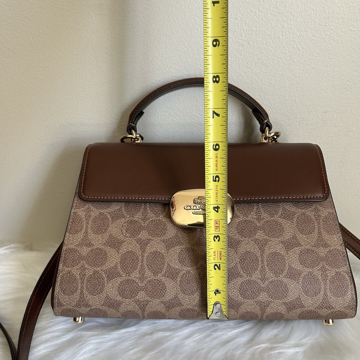 Coach Eliza Brown Signature Canvas Leather Shoulder Bag Excellent9