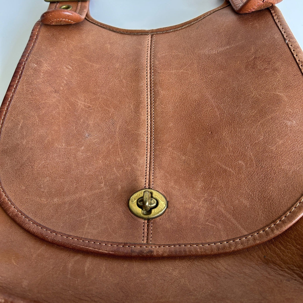 Coach Crescent Saddle 9235 British Tan Leather Shoulder Bag Good3