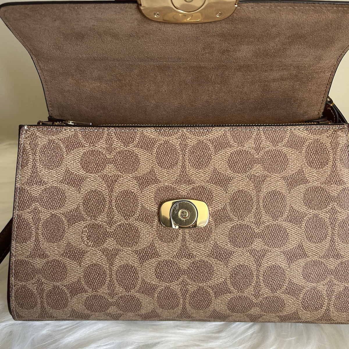Coach Eliza Brown Signature Canvas Leather Shoulder Bag Excellent4