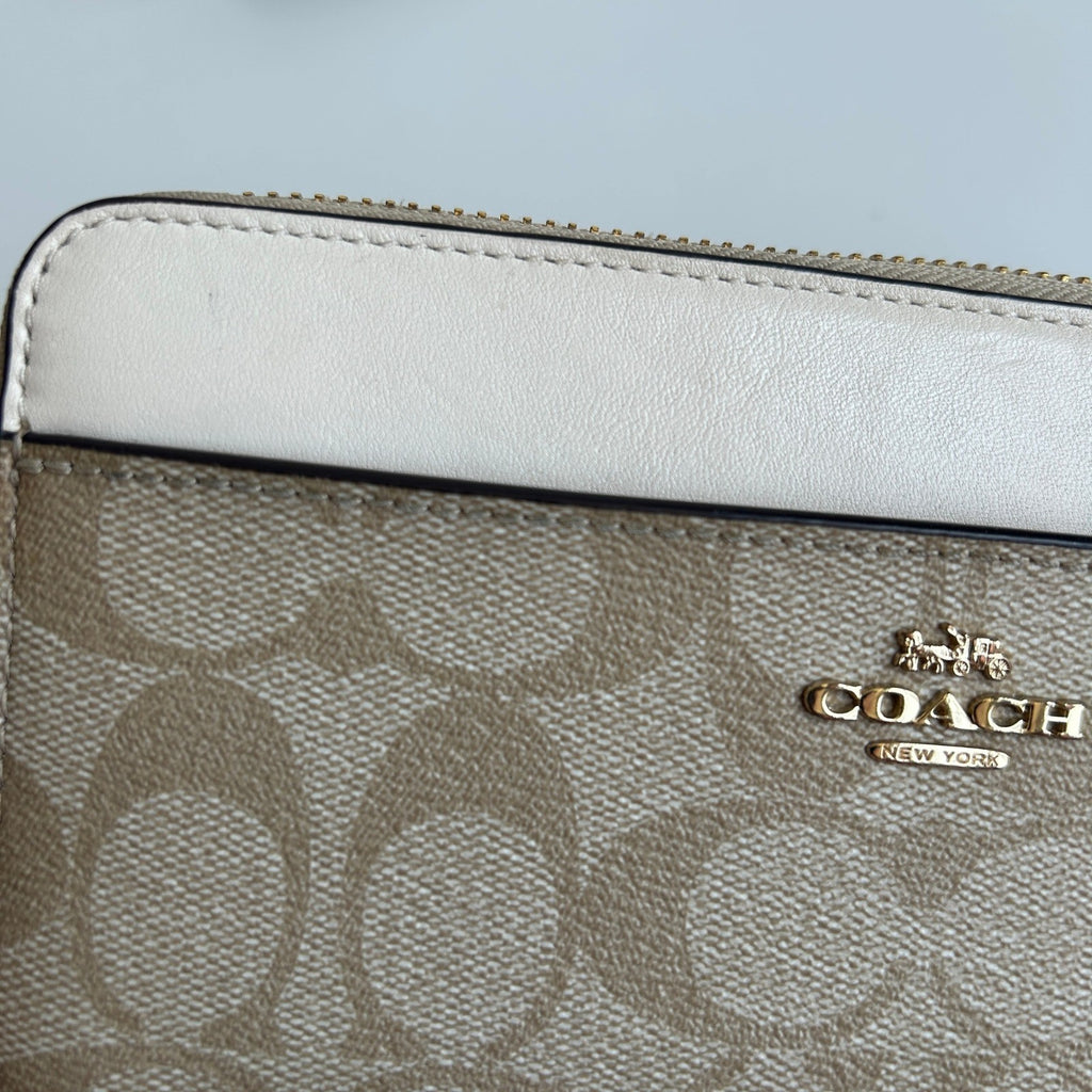 Coach Accordion Zip Khaki Chalk Canvas Leather Wallet Excellent4