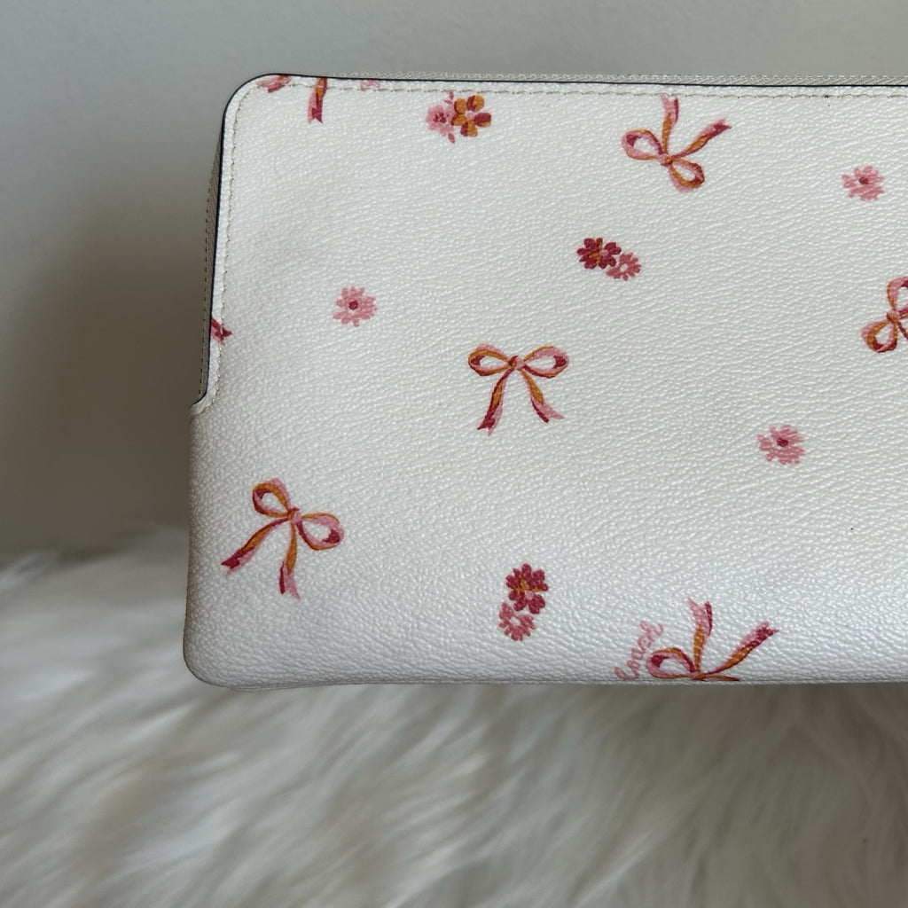 Coach Double Zip Wallet Chalk White Pebbled Leather Wristlet Excellent2