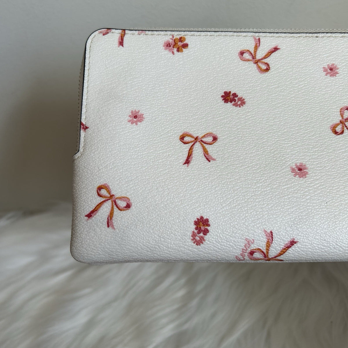 Coach Double Zip Wallet Chalk White Pebbled Leather Wristlet Excellent2
