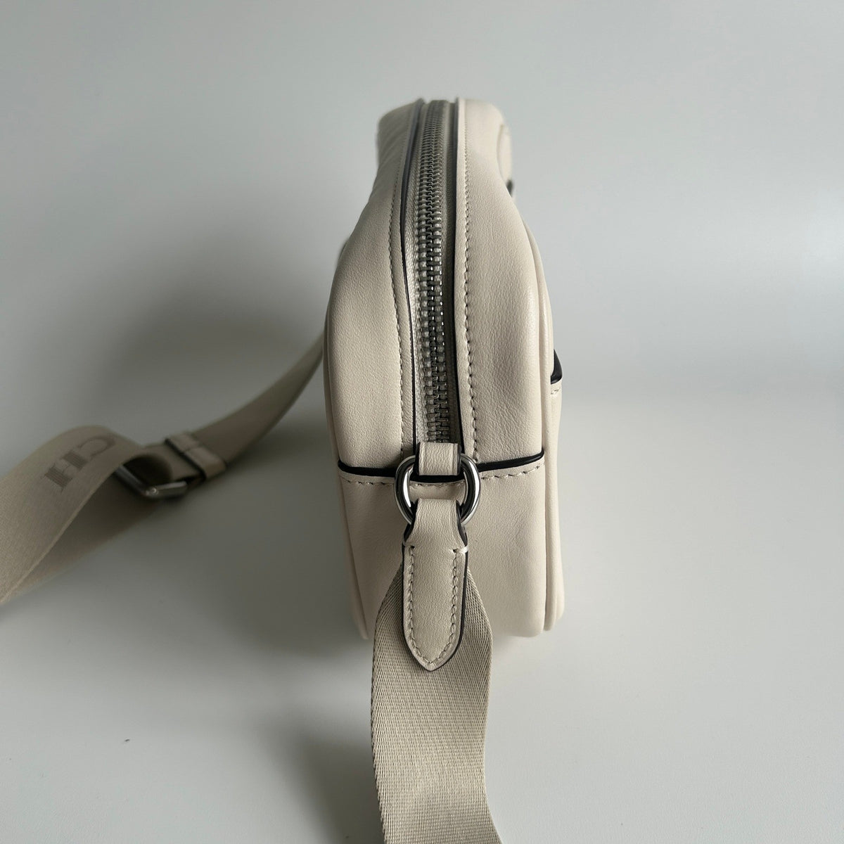Coach Mini Jamie Chalk White Pebbled Leather Camera Bag Excellent2